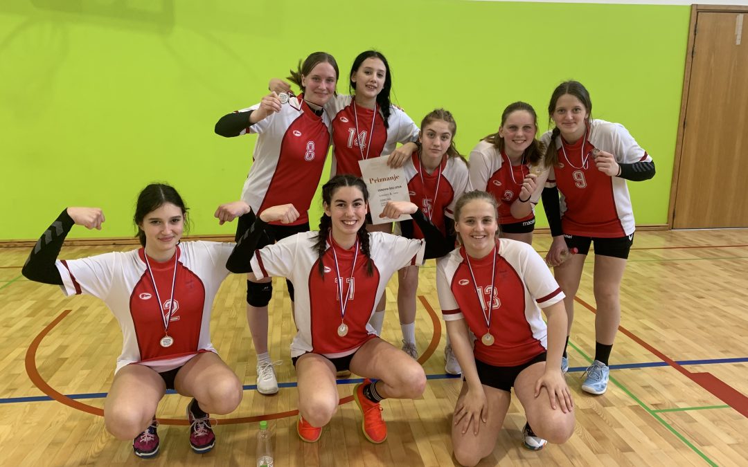 Odbojkašice osvojile 2. mesto v četrtfinalu državnega tekmovanja